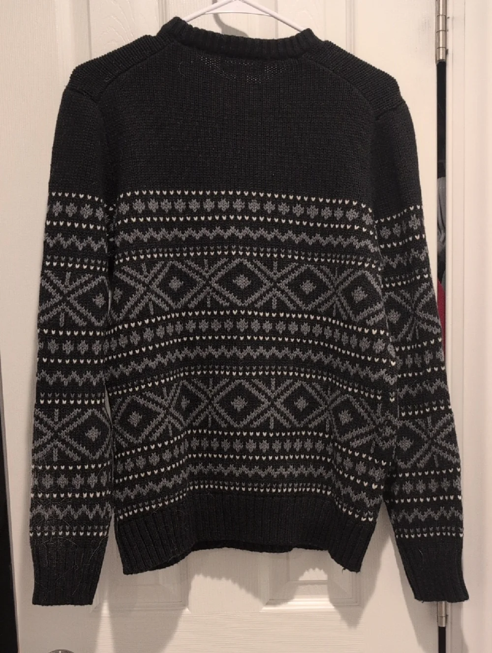 Banana Republic Black and Gray Fair Isle Crewneck Sweater - Picture 3 of 6